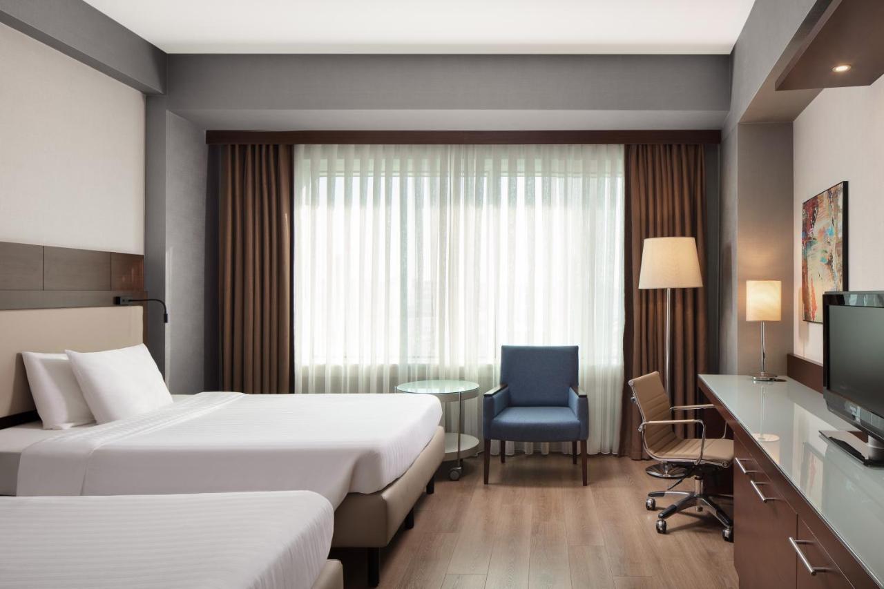 Delta Hotels By Marriott Istanbul West Exteriör bild