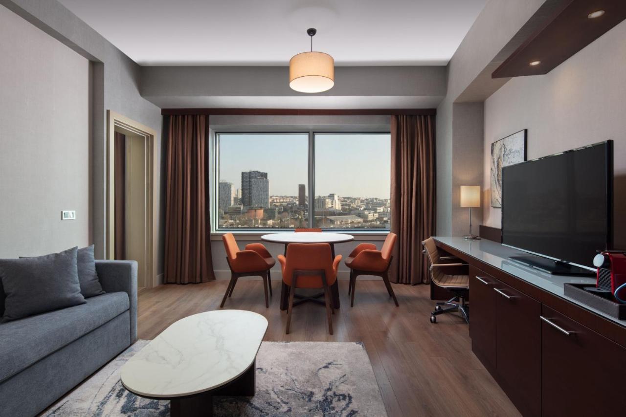 Delta Hotels By Marriott Istanbul West Exteriör bild