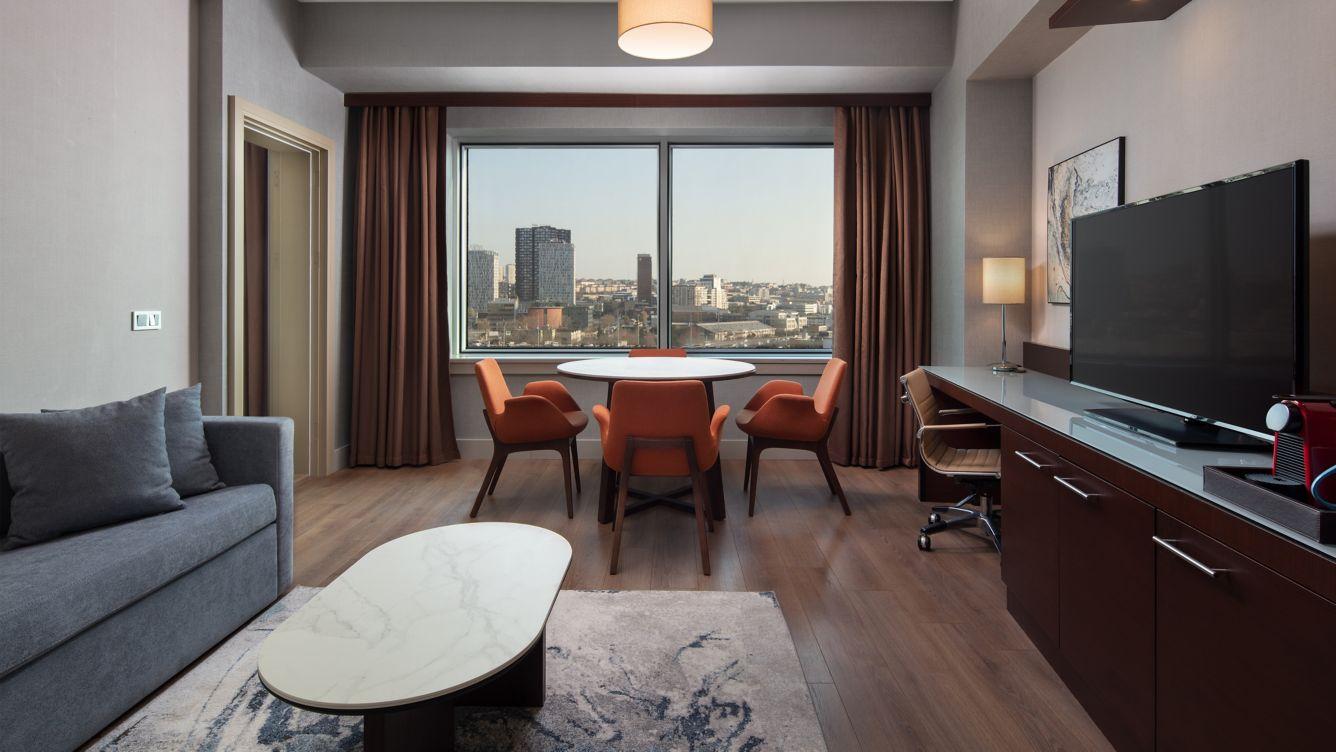 Delta Hotels By Marriott Istanbul West Exteriör bild
