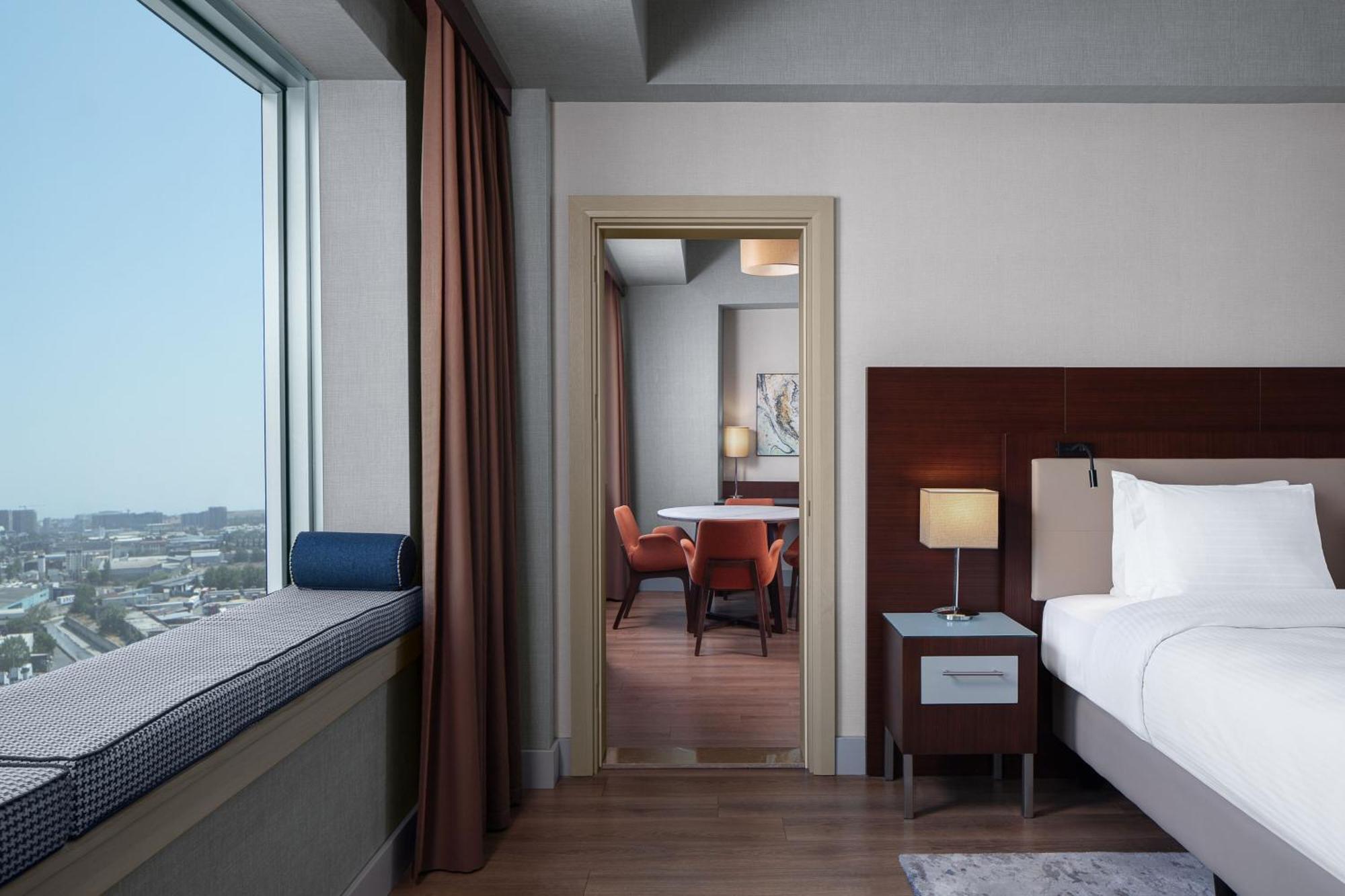 Delta Hotels By Marriott Istanbul West Exteriör bild