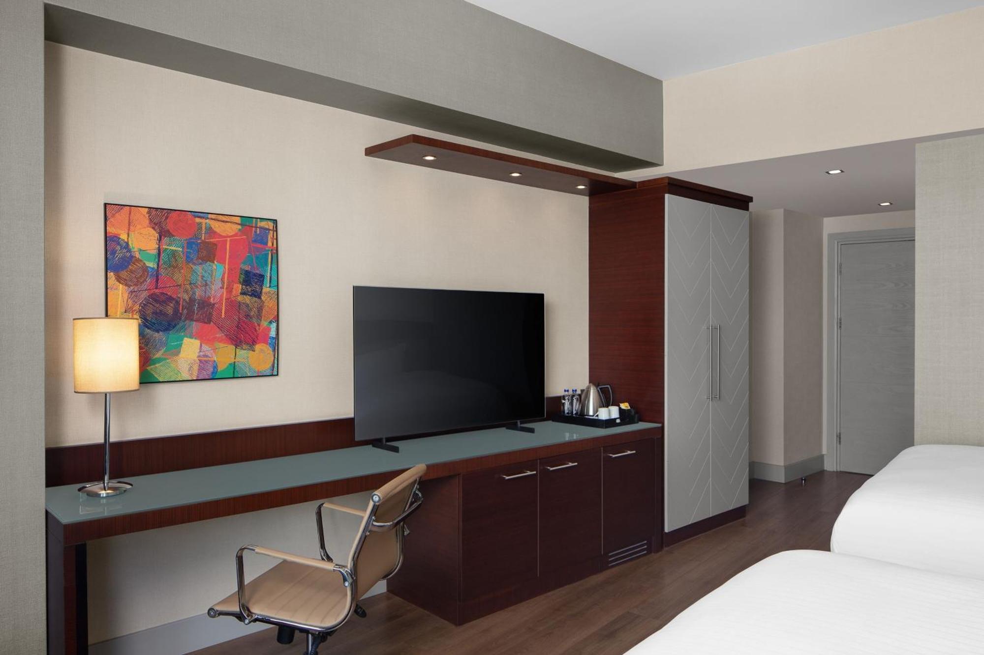 Delta Hotels By Marriott Istanbul West Exteriör bild