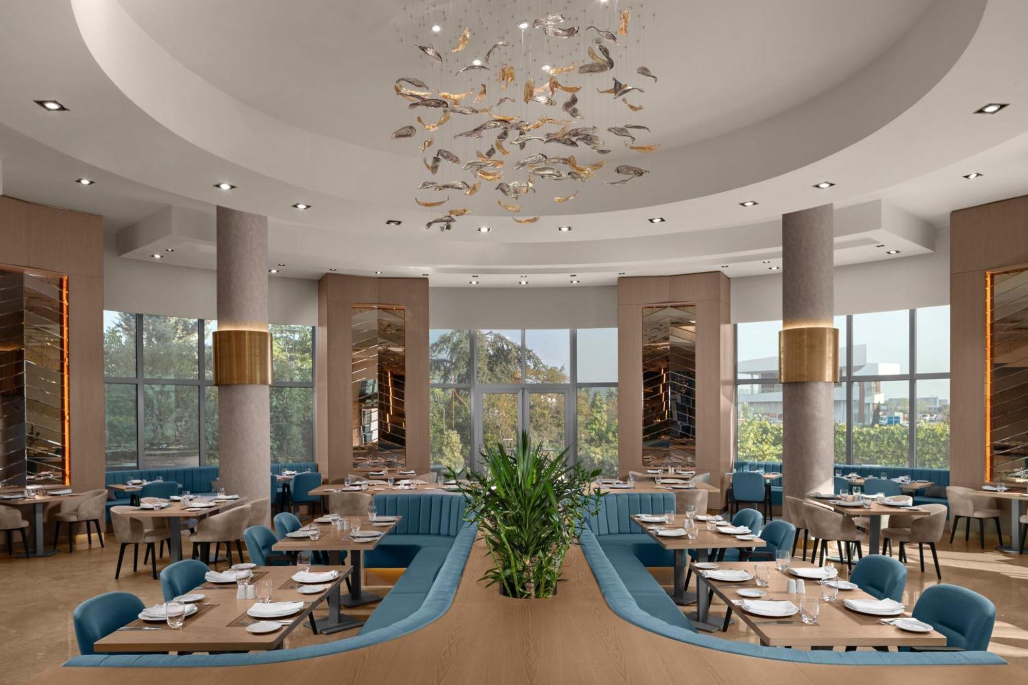 Delta Hotels By Marriott Istanbul West Exteriör bild
