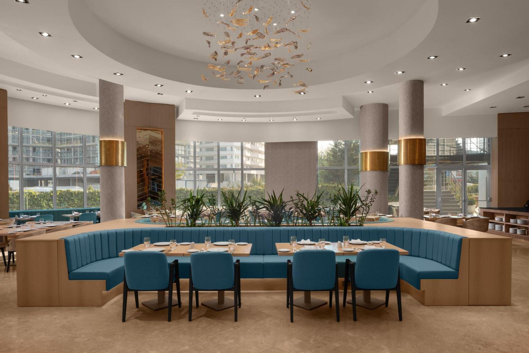 Delta Hotels By Marriott Istanbul West Exteriör bild