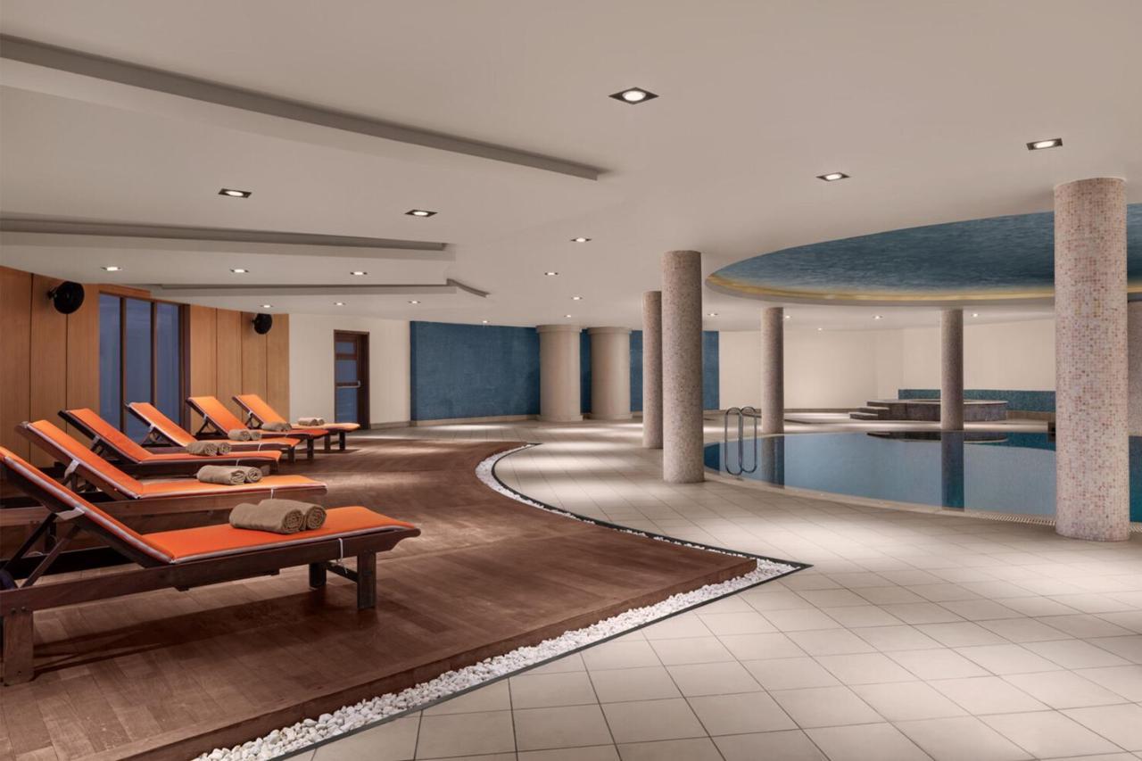 Delta Hotels By Marriott Istanbul West Exteriör bild